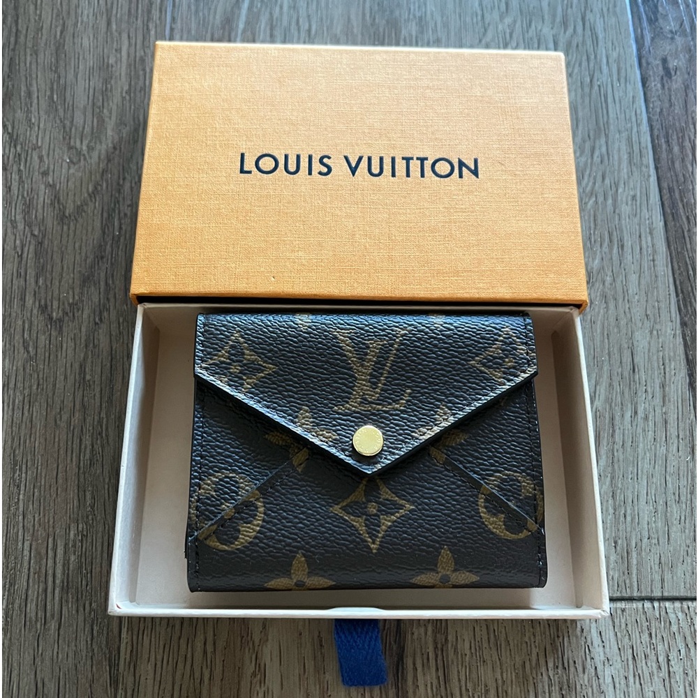 Authentic LOUIS VUITTON Celeste Card Case